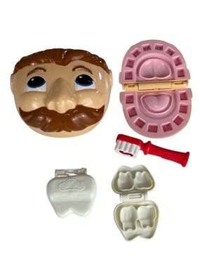Hasbro Play-Doh Dental Playset with teeth molds and toothbrush Age 3+